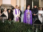 ​Mons. Radoš predvodio molitvu i obred paljenja prve svijeće na adventskom vijencu ispred varaždinske katedrale